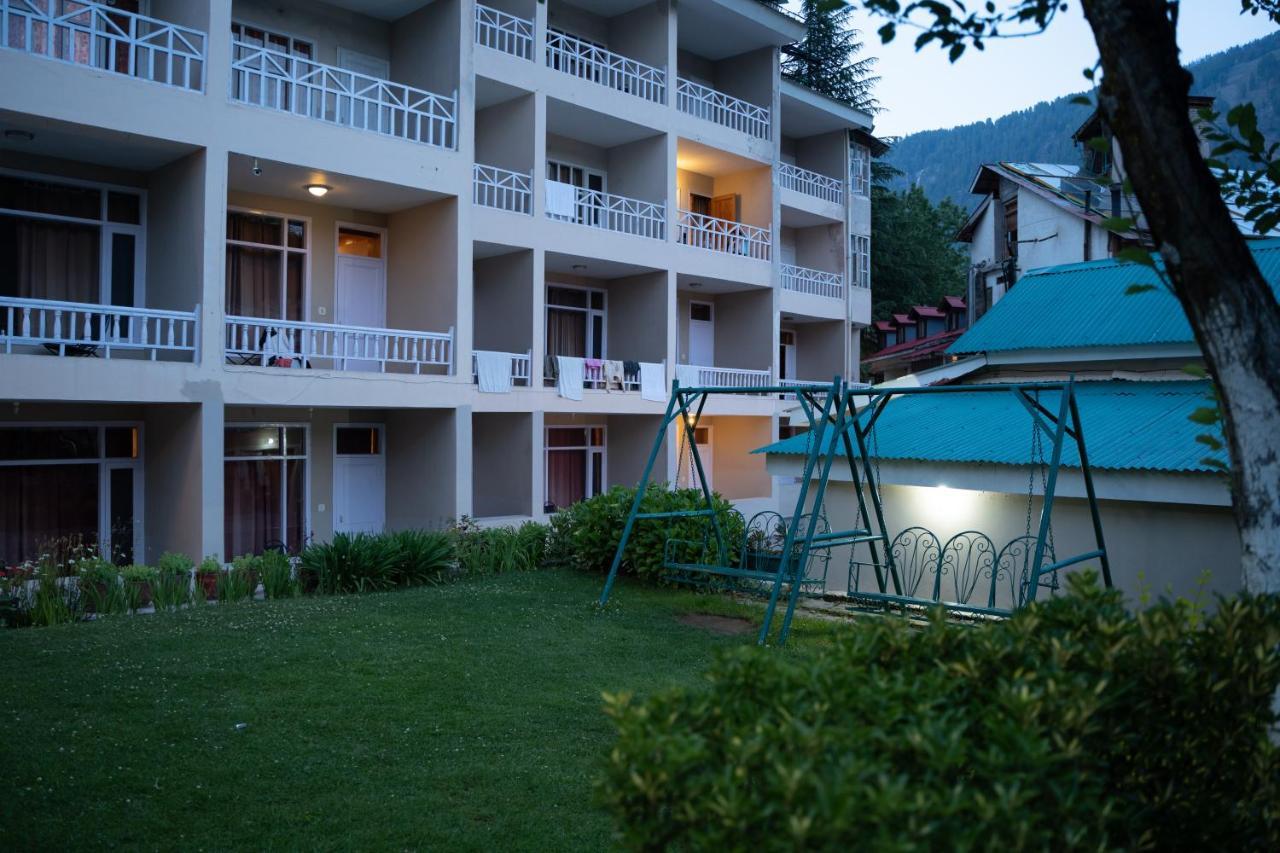 The Conifer Hotel Manāli Exterior foto
