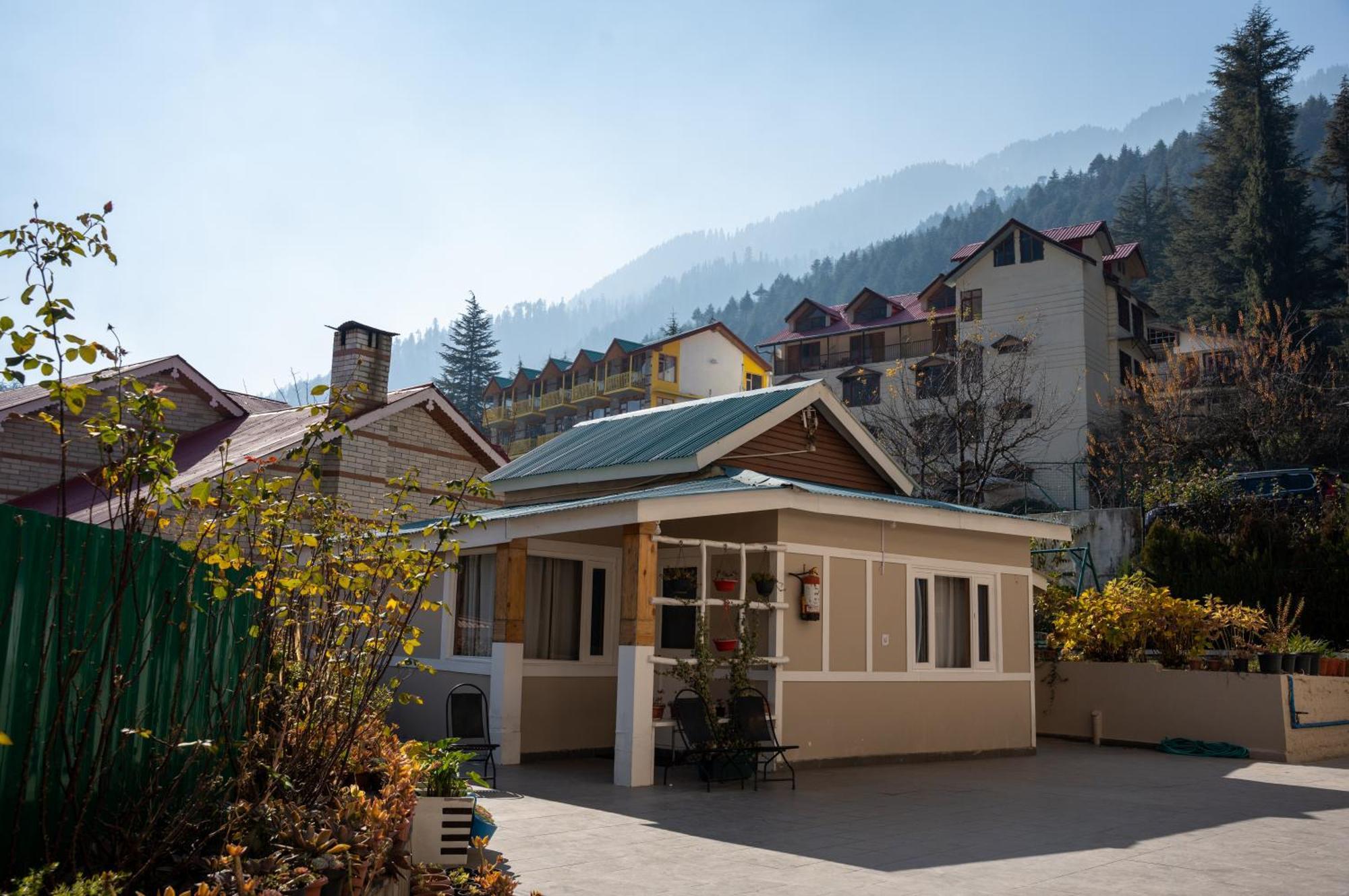 The Conifer Hotel Manāli Exterior foto